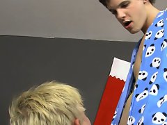 Gay twinks with dicks having sex and young twink kissing older at Boy Crush!